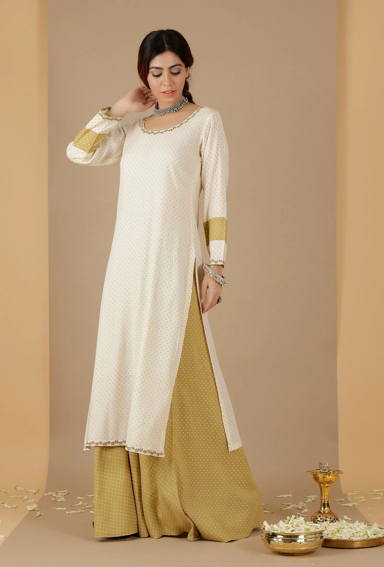 Off-White & Earls Green Bandhani Straight Kurta